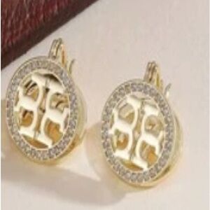 Elegant Gold   earrings Tory Burch ships in signature pouch